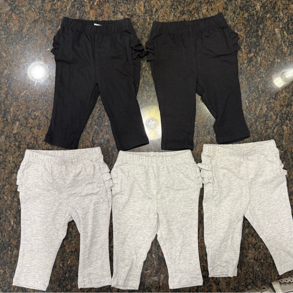 Old Navy Set of 5 Kids Ruffle Leggings - Black and Gray